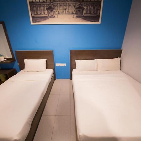 באטו פאהאט Golden Pearl Hotel Near Universiti Tun Hussein Onn Malaysia Uthm מראה חיצוני תמונה