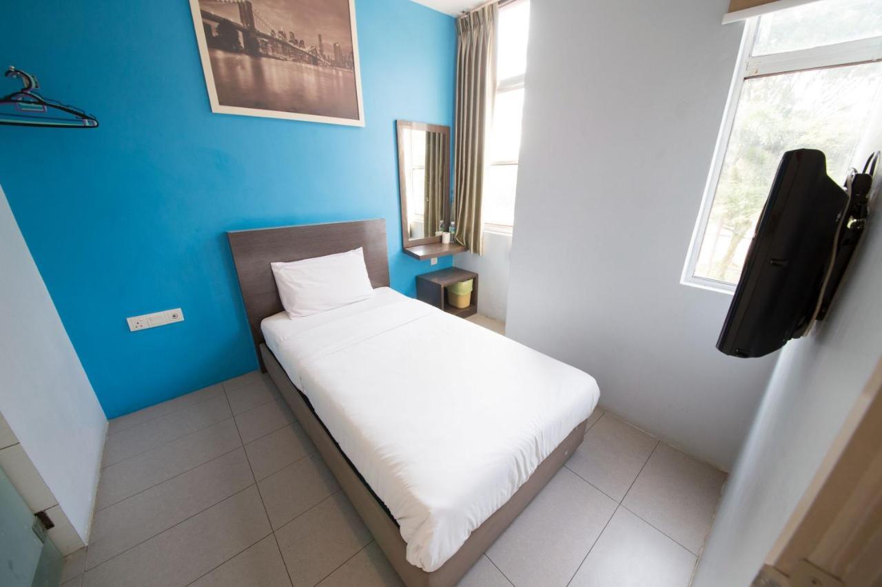 באטו פאהאט Golden Pearl Hotel Near Universiti Tun Hussein Onn Malaysia Uthm מראה חיצוני תמונה