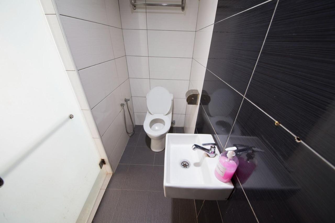 באטו פאהאט Golden Pearl Hotel Near Universiti Tun Hussein Onn Malaysia Uthm מראה חיצוני תמונה