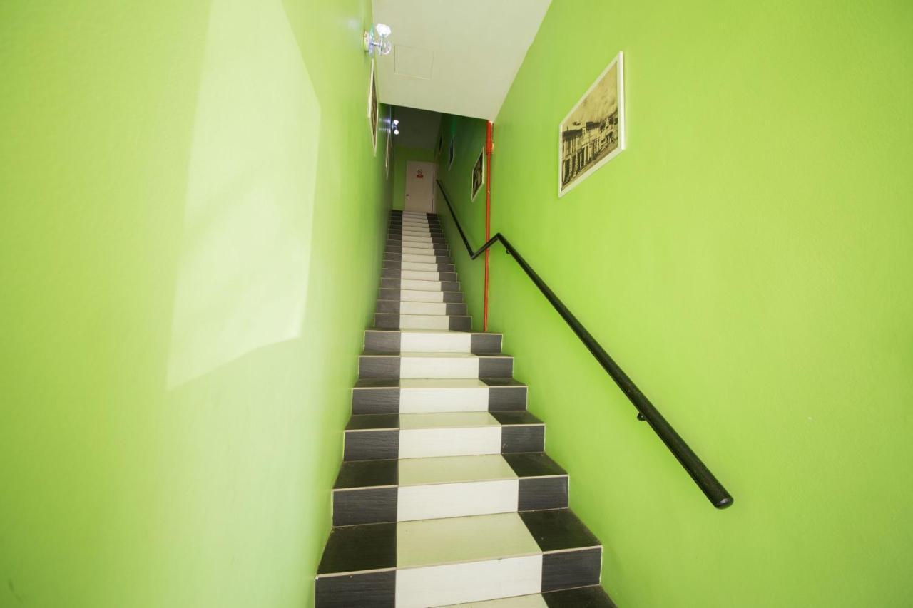 באטו פאהאט Golden Pearl Hotel Near Universiti Tun Hussein Onn Malaysia Uthm מראה חיצוני תמונה